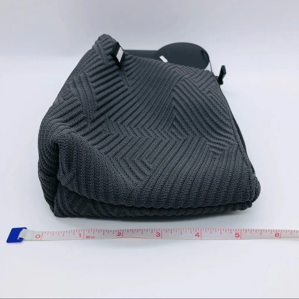 GODASHDOT - UNISEX GRAY MAKEUP BAG NWT